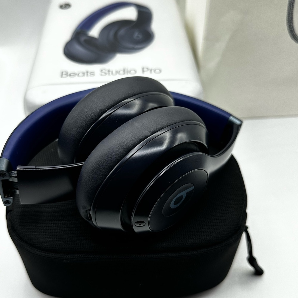 Beats Studio Pro Wireless Headphones Blue in Box w/ Charger - Picture 7 of 14